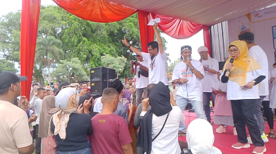 Ribuan Warga Serbu Bansos “Ramadan untuk Negeri” di Alun-alun Parigi, Bantuan dari Yayasan Bakrie Amanah