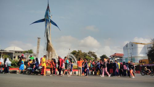 Sambut HUT RI ke-74, Desa Pananjung Pangandaran Gelar Jalan Sehat 