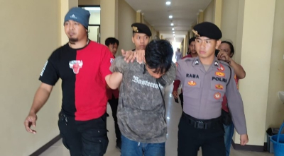 Satreskrim Polres Pangandaran Tangkap Pria yang Lukai Istri dengan Gunting di Depok 