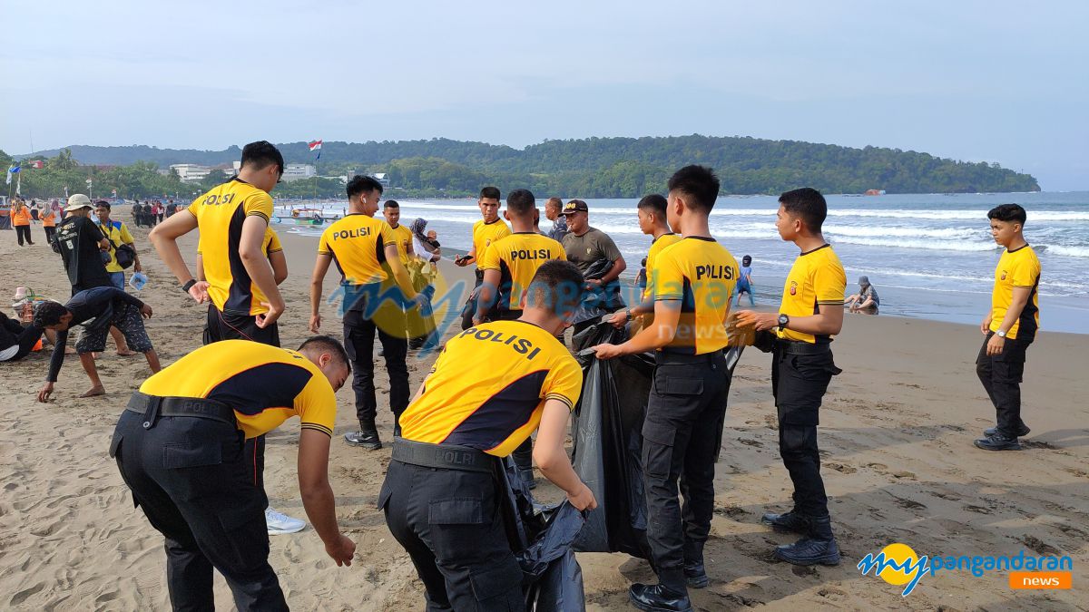 Sinergi Lintas Instansi, Polres Pangandaran Gelar Senam dan Aksi Bersih Pantai
