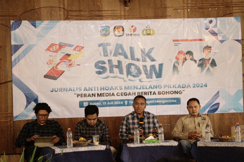 Tangkal Hoaks Jelang Pilkada 2024, Jurnalis Pangandaran Gelar Talk Show