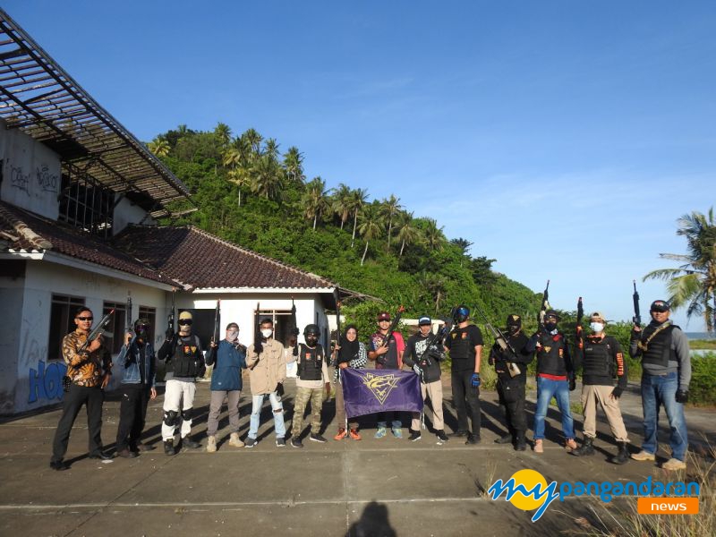 Tembak-Tembakan! Cara Ngabuburit Komunitas Airsoft Gun di Pangandaran 