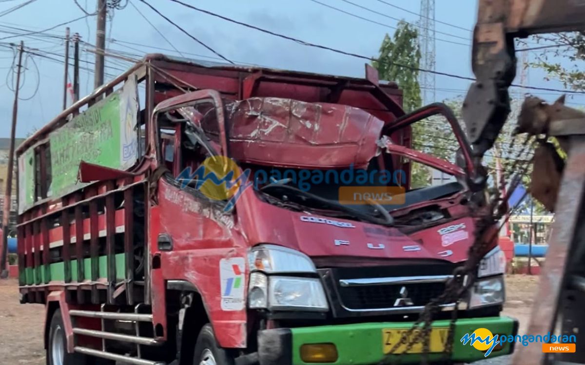 Truk LPG Vs Ayla di Jalur Pangandaran-Cijulang, Lima Orang Dilarikan ke Rumah Sakit