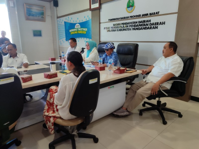 Walkout dari Rapat, Susi Pudjiastuti Protes Keras Izin Keramba Jaring Apung di Pantai Timur Pangandaran