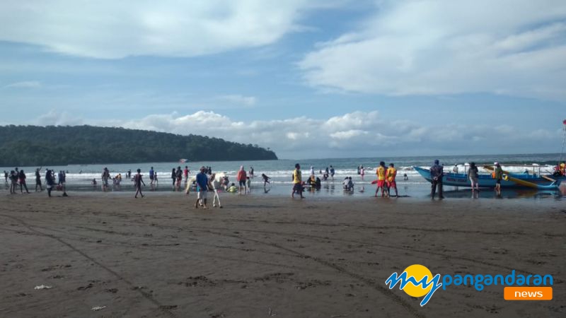 Weekend Terakhir di Tahun 2018, Pantai Barat Pangandaran Mulai Ramai Wisatawan
